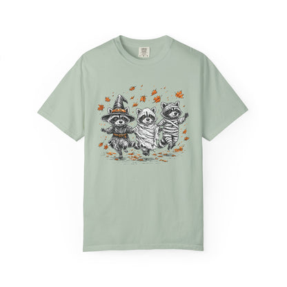 Cute Halloween Raccoon in costume t-shirt