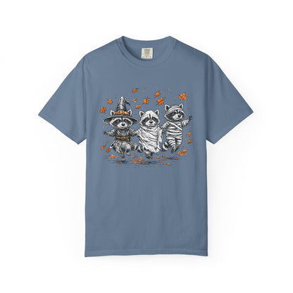 Cute Halloween Raccoon in costume t-shirt