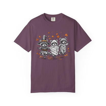 Cute Halloween Raccoon in costume t-shirt
