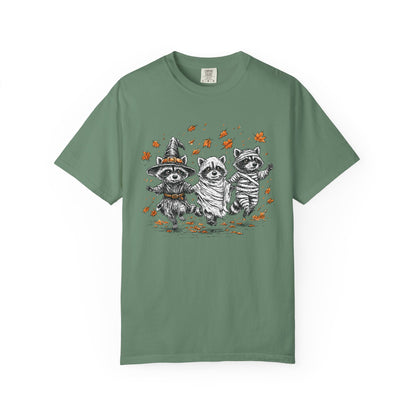 Cute Halloween Raccoon in costume t-shirt
