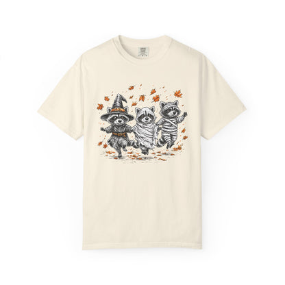 Cute Halloween Raccoon in costume t-shirt