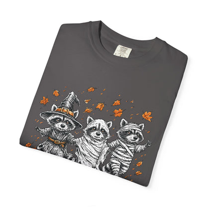 Cute Halloween Raccoon in costume t-shirt